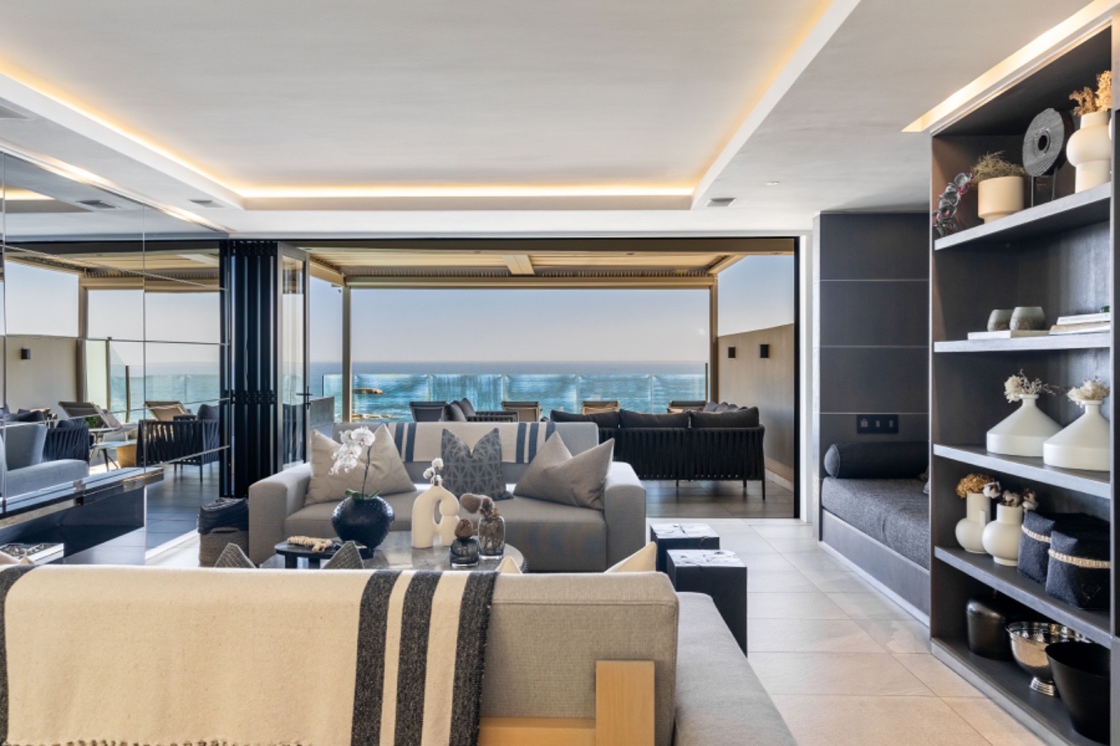 Camps Bay Penthouse — Cape Town — 3