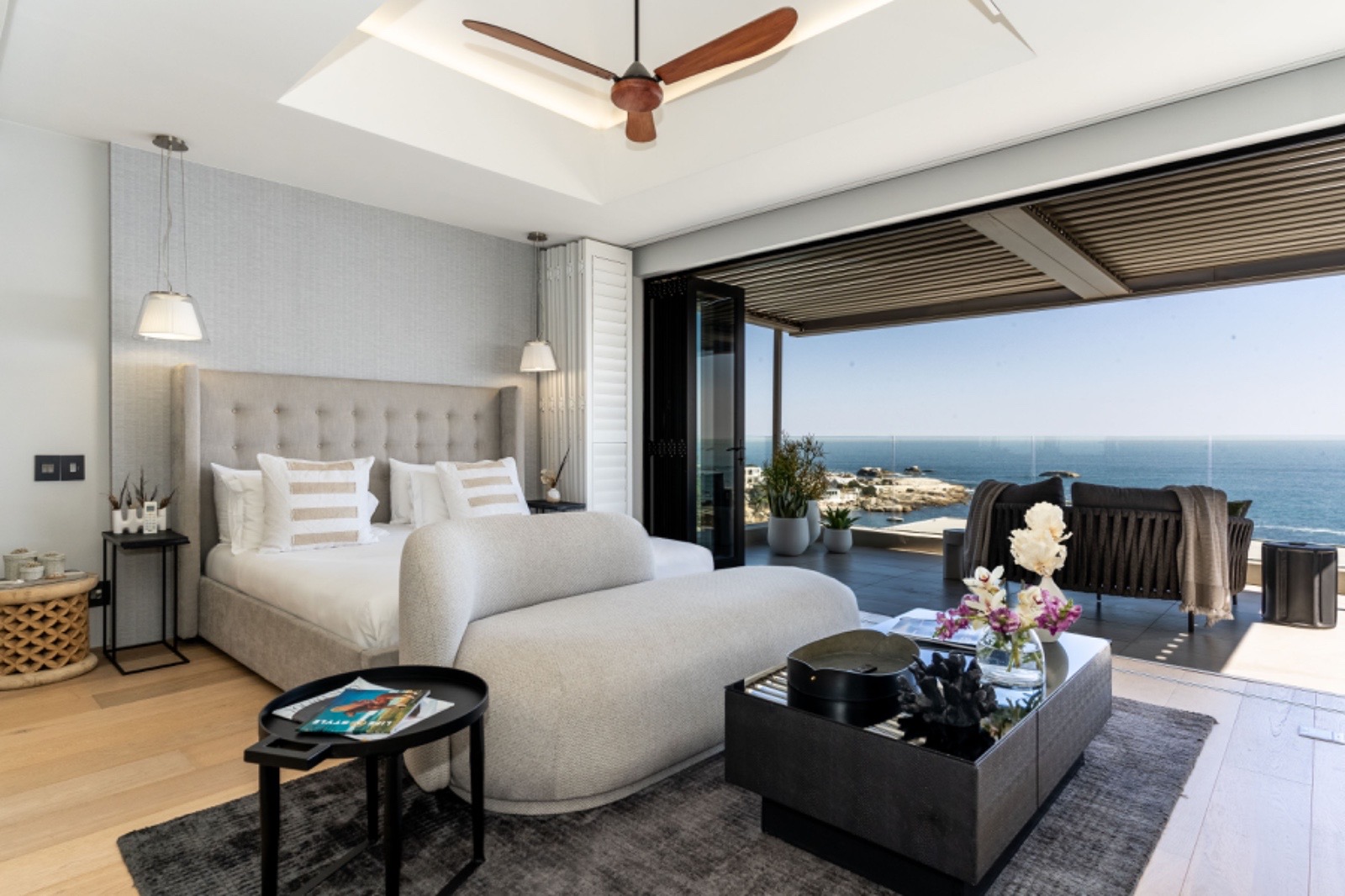 Camps Bay Penthouse — Cape Town — 4